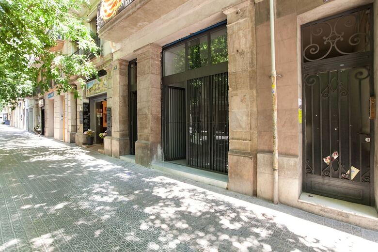 Aparteasy Deluxe Apartments