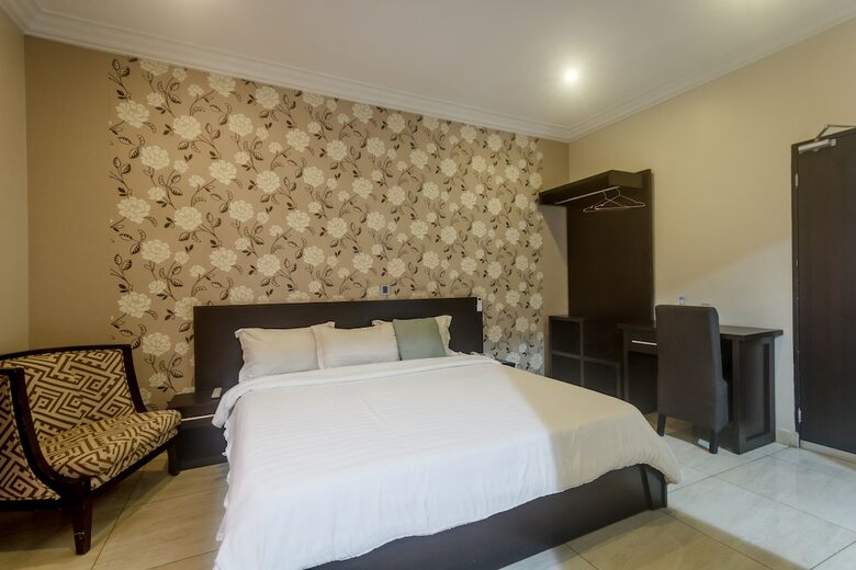 House 56 Hotel And Suites
