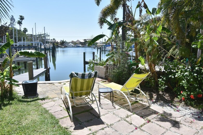 Oasis At John's Pass Madeira Beach