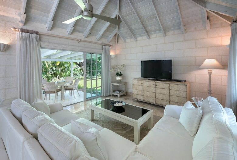 Villa Bluff Cottage By Altman