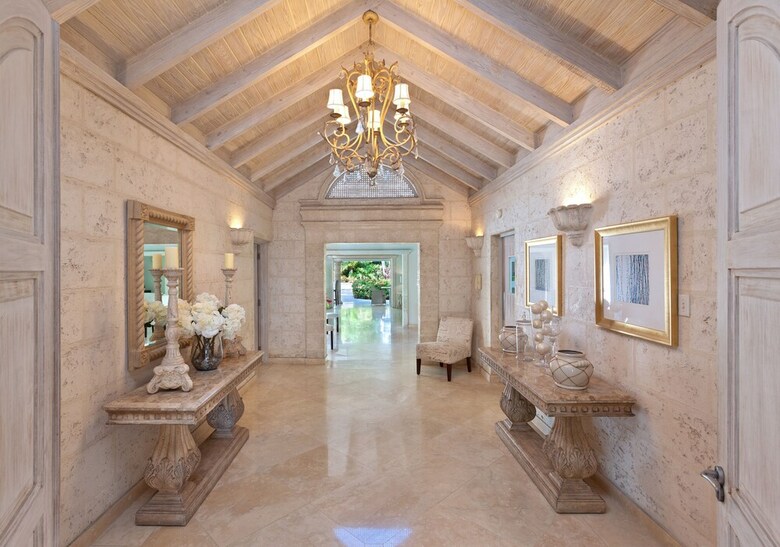 Villa Bluff House By Altman
