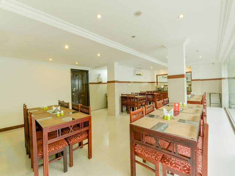 Hotel Oyo 15460 Centre Point