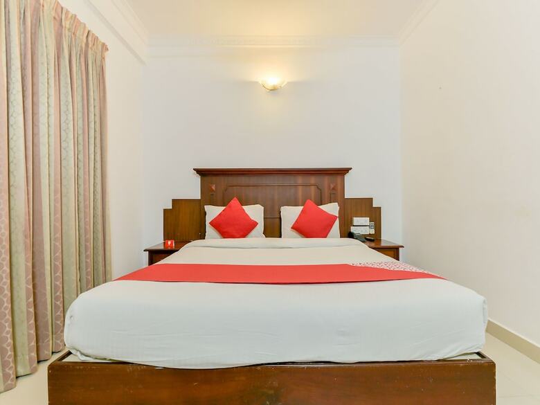 Hotel Oyo 15460 Centre Point