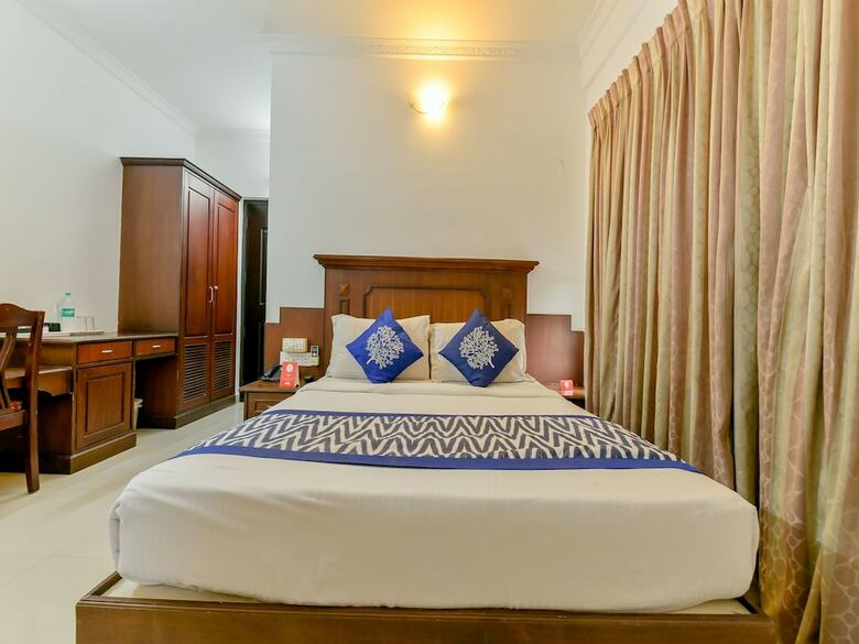 Hotel Oyo 15460 Centre Point
