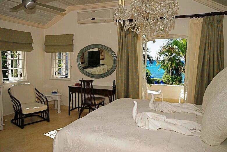 Villa Emerald Beach 4 Plumbago By Altman