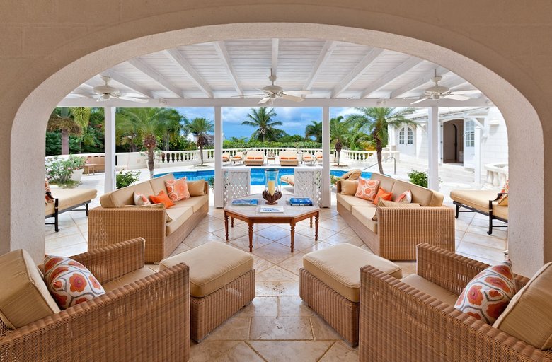 Villa Half Century House By Altman