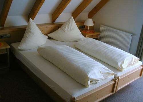 Hostal Gasthaus Pension Zur Linde