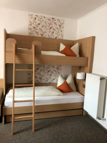 Hostal Gasthaus Pension Zur Linde