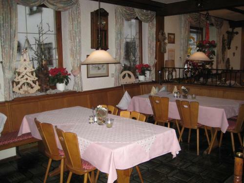 Hostal Gasthaus Pension Zur Linde