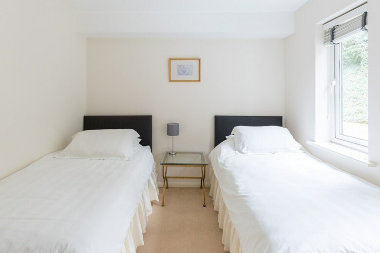 Toothbrush Apartments- Ipswich Townhouse