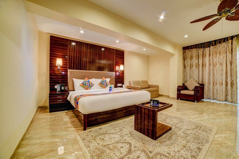 Fabhotel Sarala Crown Calangute Beach