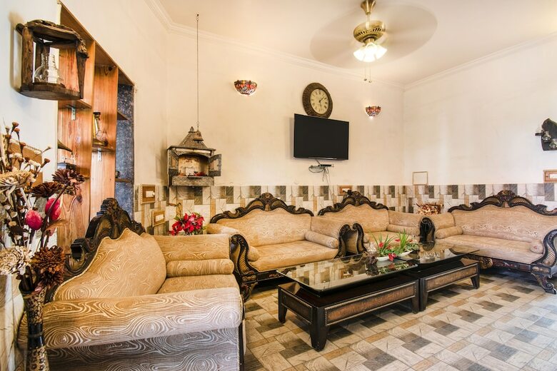 Fabhotel Heritage Inn Charbagh