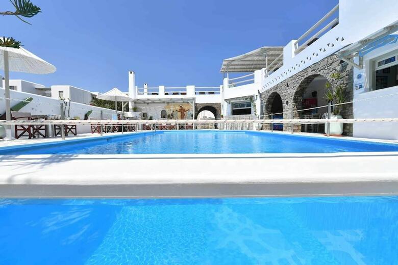 Apartamentos Captain Dounas
