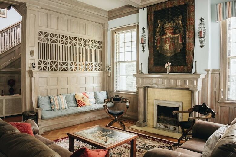 1912 Bed And Breakfast