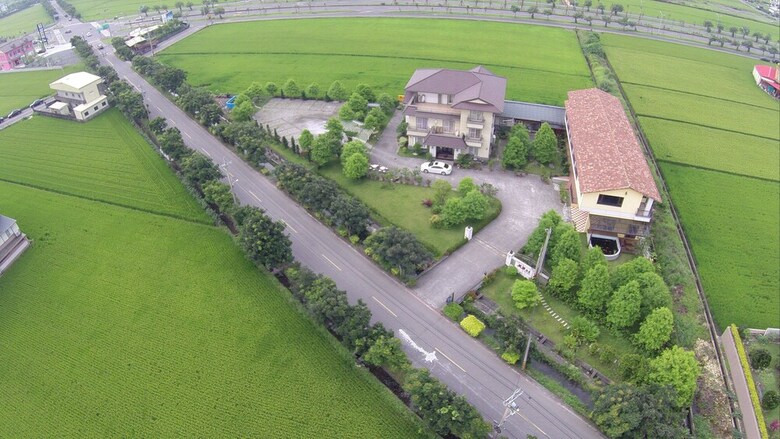 Bed & Breakfast Elegance House