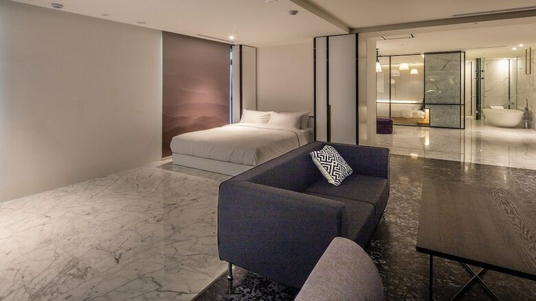 Stayrak Hotel