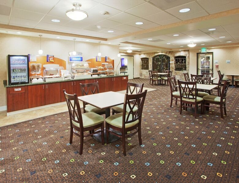 Holiday Inn Express Hotel & Suites Lodi