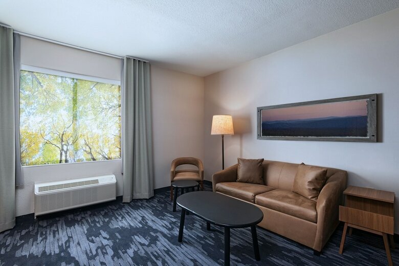 Hotel Rodeway Inn & Suites