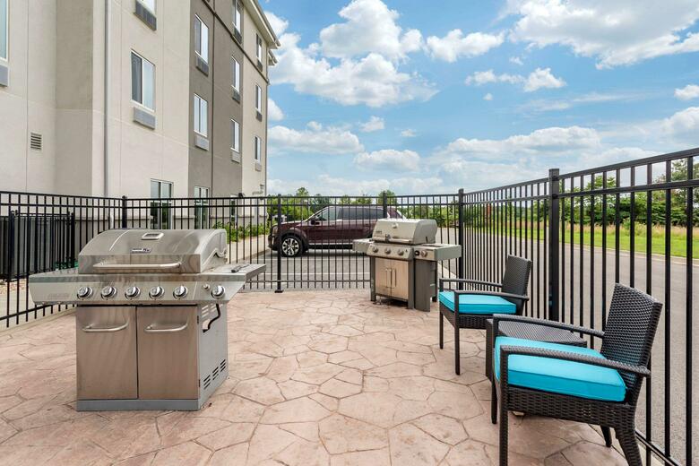 Hotel Sleep Inn & Suites