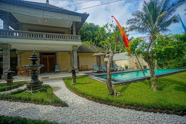 Villa Tirta Indah