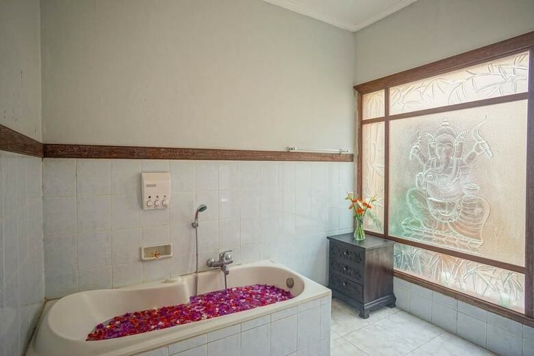 Villa Tirta Indah