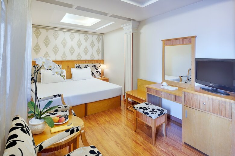 Silverland Central Hotel