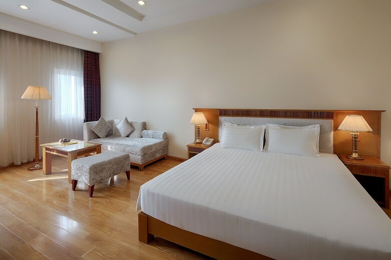 Silverland Central Hotel