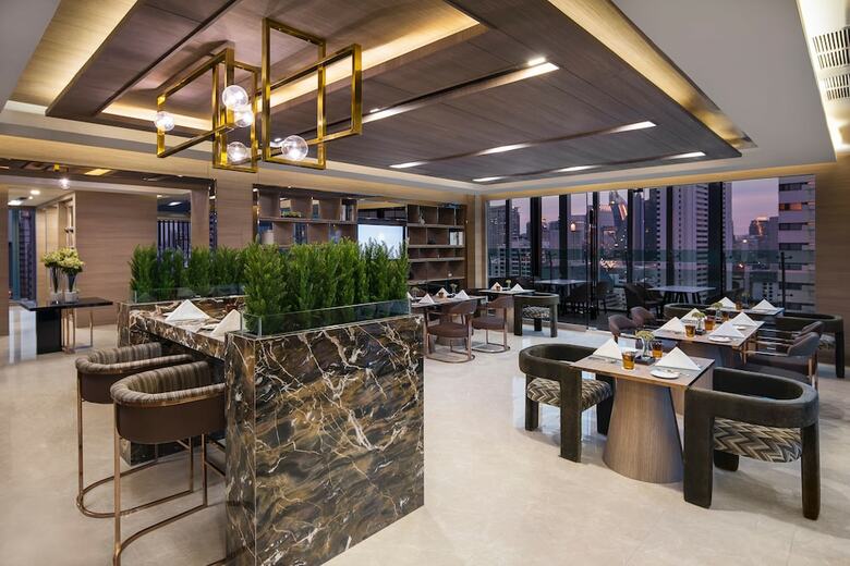 Hotel Solitaire Club Sky Bangkok
