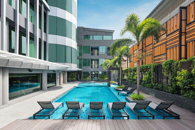 Hotel Solitaire Club Sky Bangkok