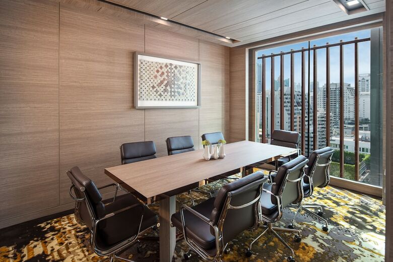 Hotel Solitaire Club Sky Bangkok