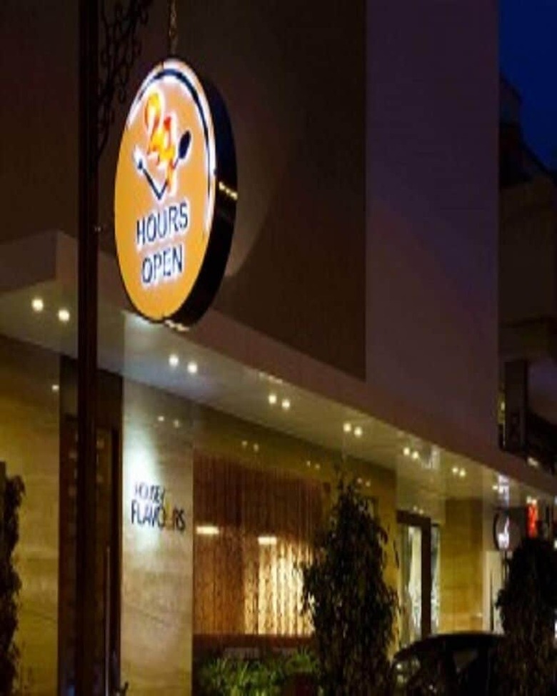 The Ssk Solitaire Hotel & Banquets