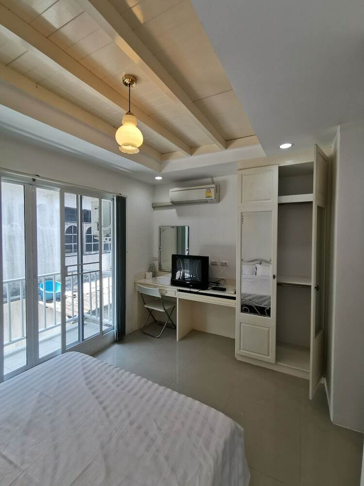 Ratchada-sutthisan Hotel And Longstay