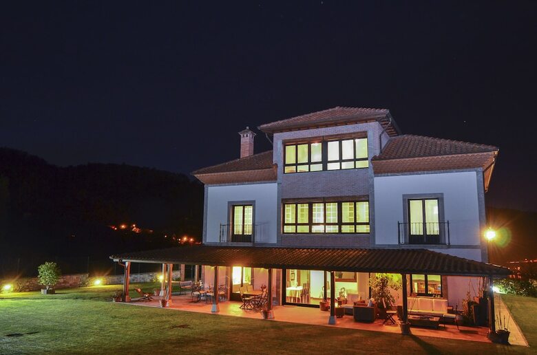 Hotel Reina Adosinda