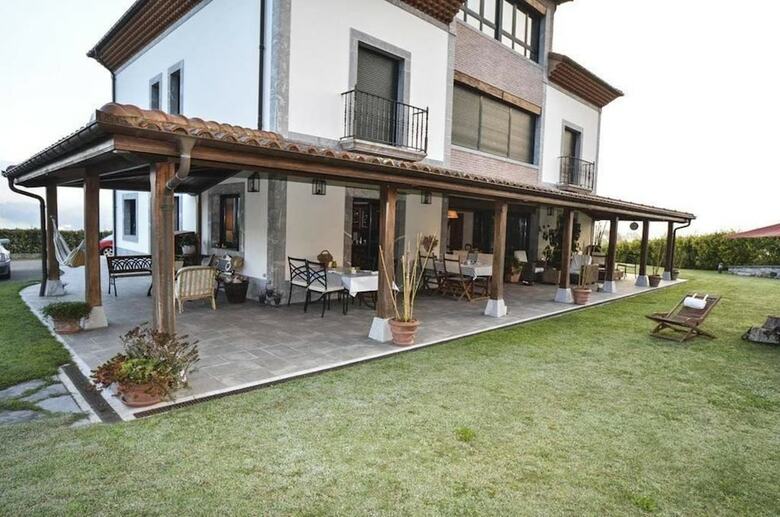 Hotel Reina Adosinda