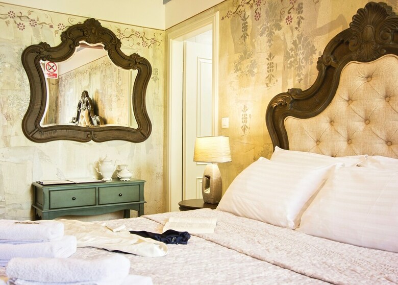 Hotel Plaza Marchi Old Town