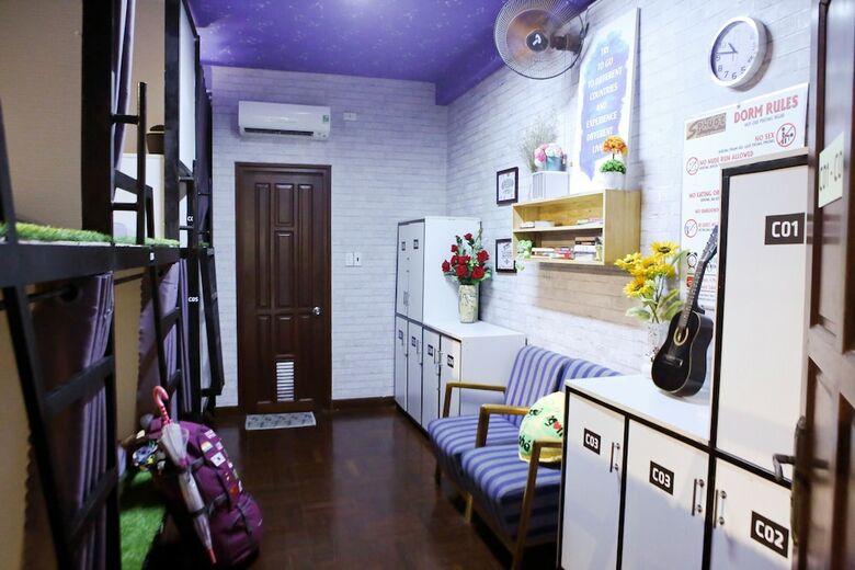 Hostal S Phuot Airport Homestay