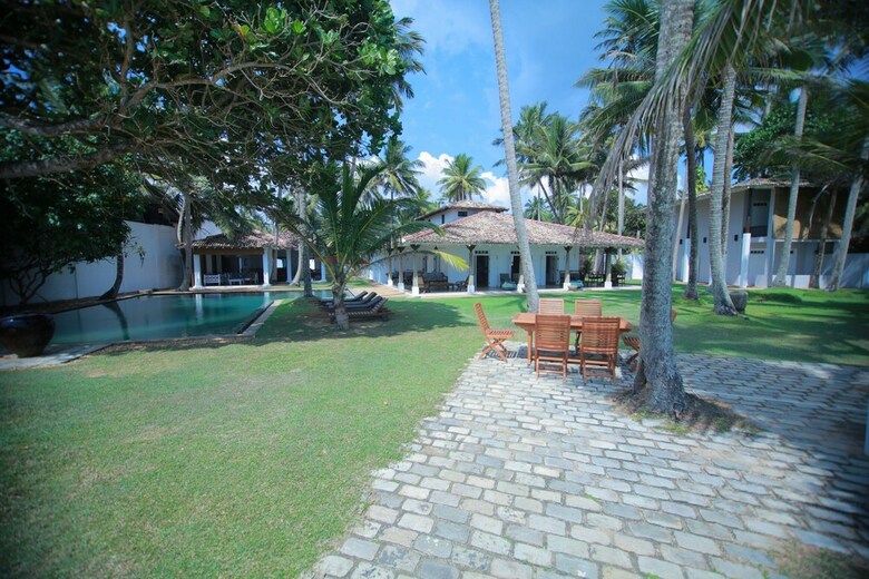 Olanda Private Beach Villa
