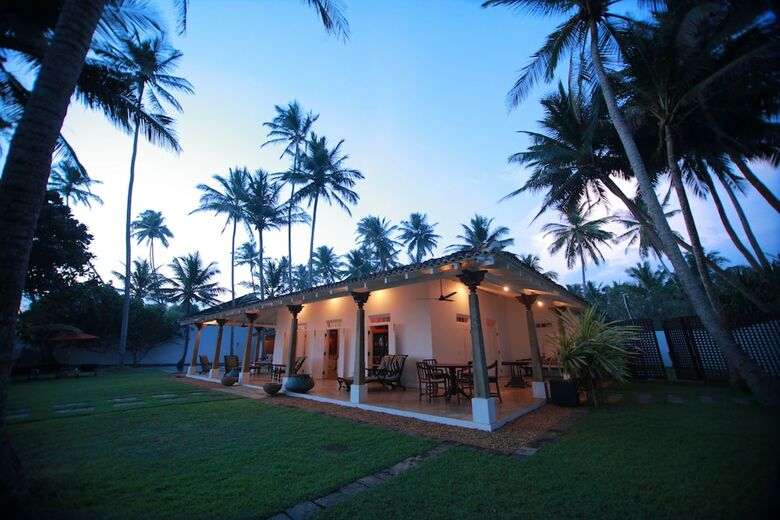 Olanda Private Beach Villa