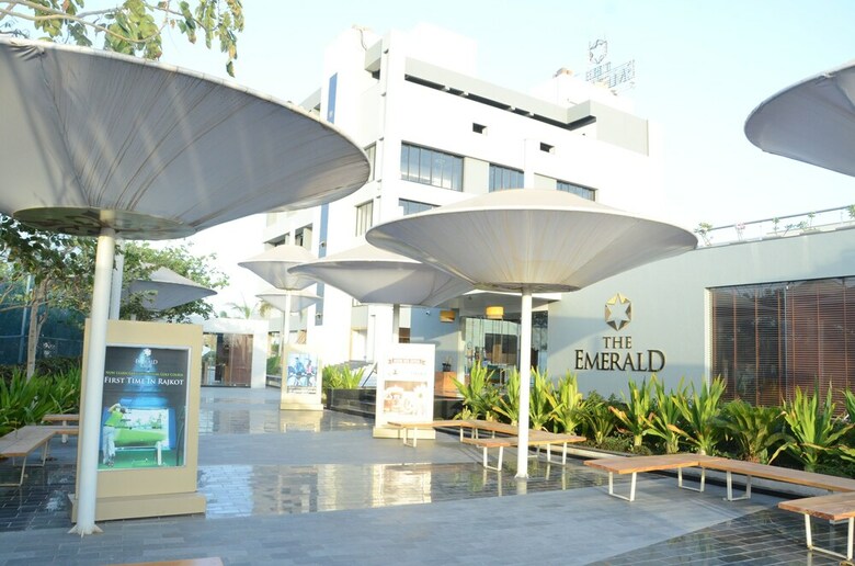 Hotel The Emerald Club