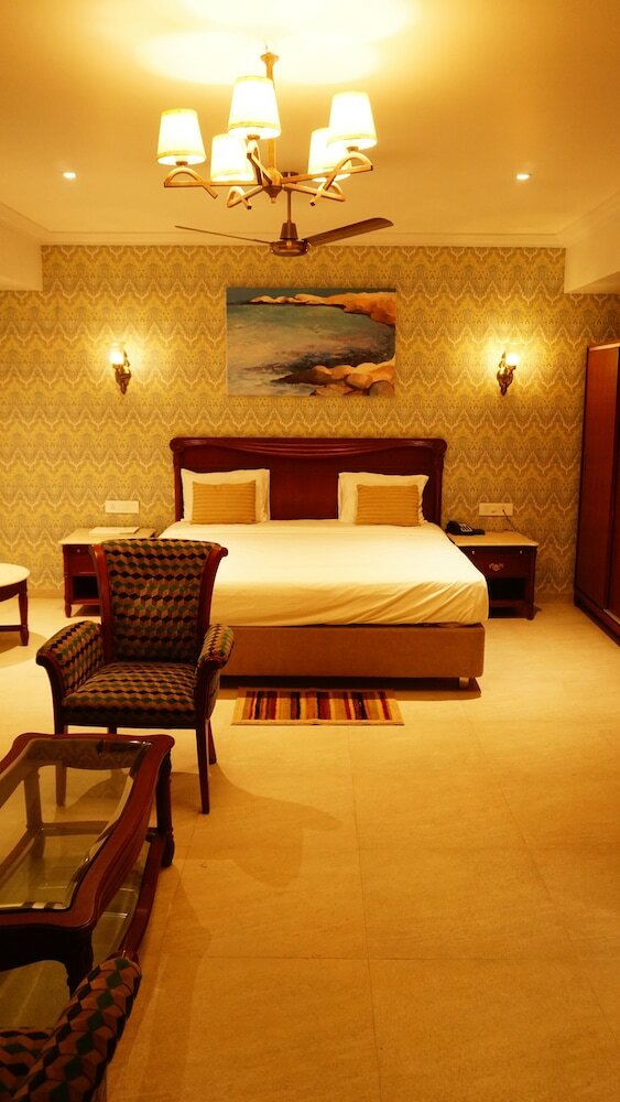 Hotel The Emerald Club