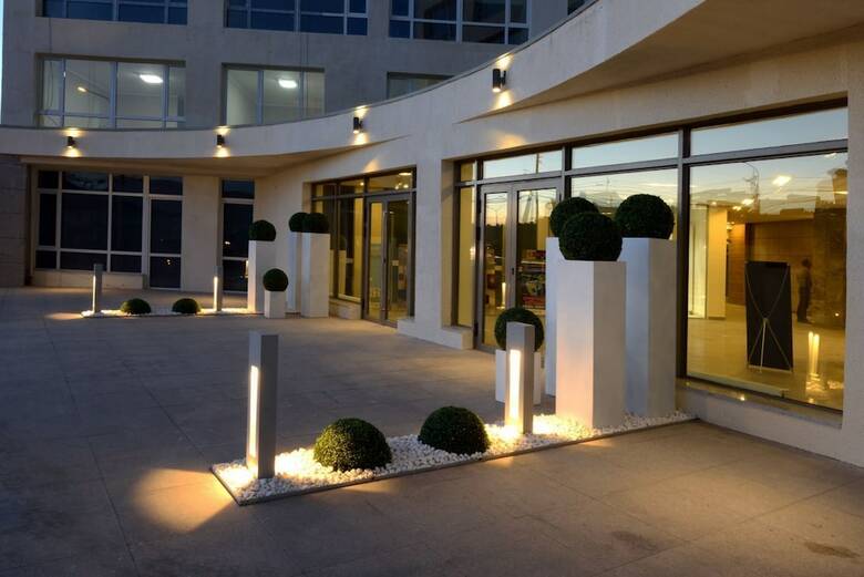 X-apartment - Serviced Apartments