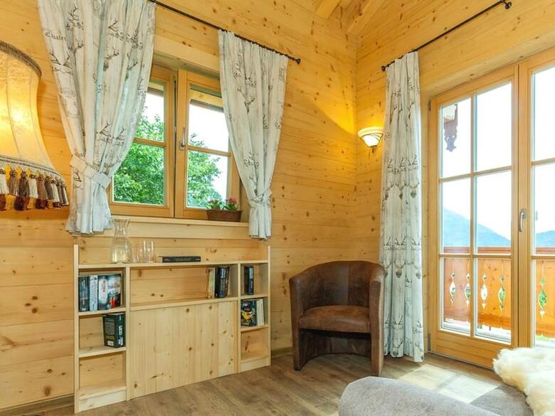 Chalet Unter Wei�blauem Himmel