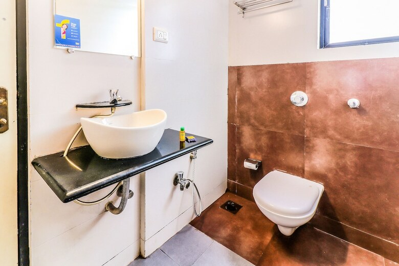 Fabhotel Blue Diamond Navi Mumbai