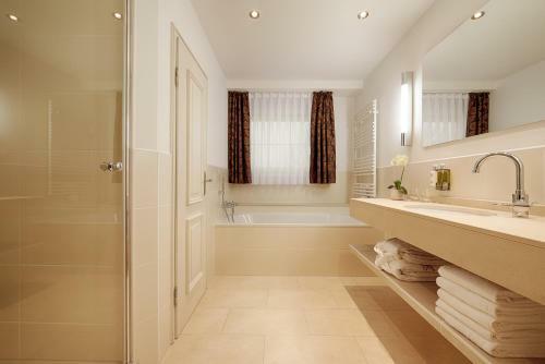 Hotel Adler H�usern