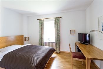 Hotel Schloss Heinsheim