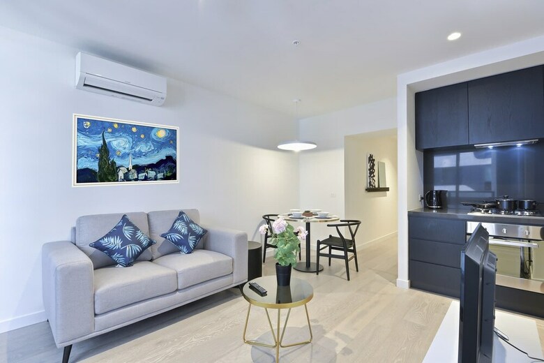 Domo Apartments-empire