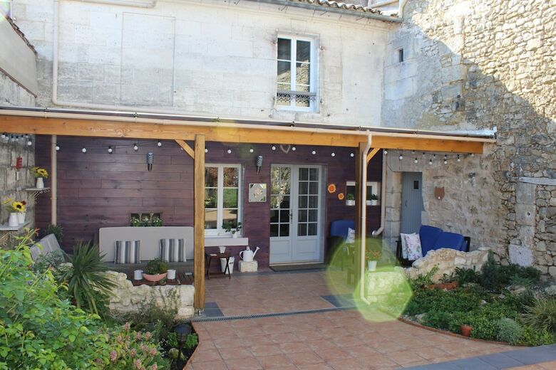 Hotel Le Patio Chambres Et Table Dhotes