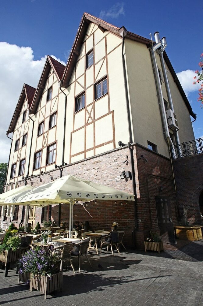 Honey Bridge Hotel