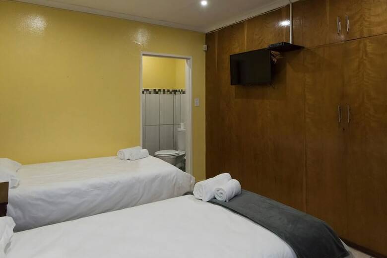 Hotel Unirift Guesthouse