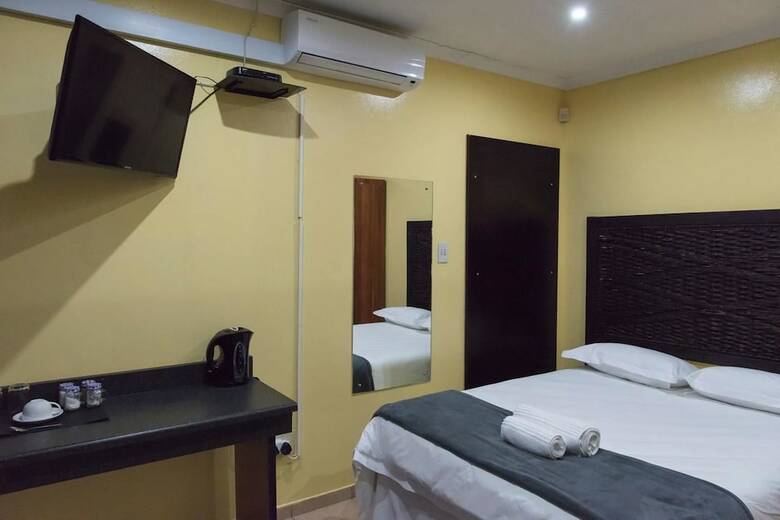 Hotel Unirift Guesthouse